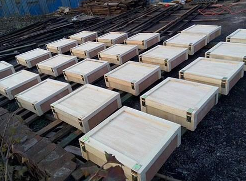 保定實木包裝箱在運輸中途應注意什么？